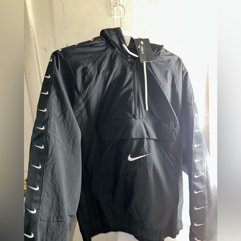 NIKE WINDBREAKER *NEW*